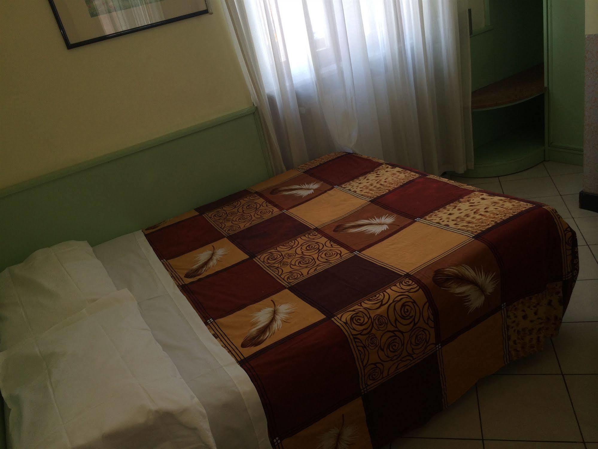 Hotel Mazzini เลโตยานนี ภายนอก รูปภาพ