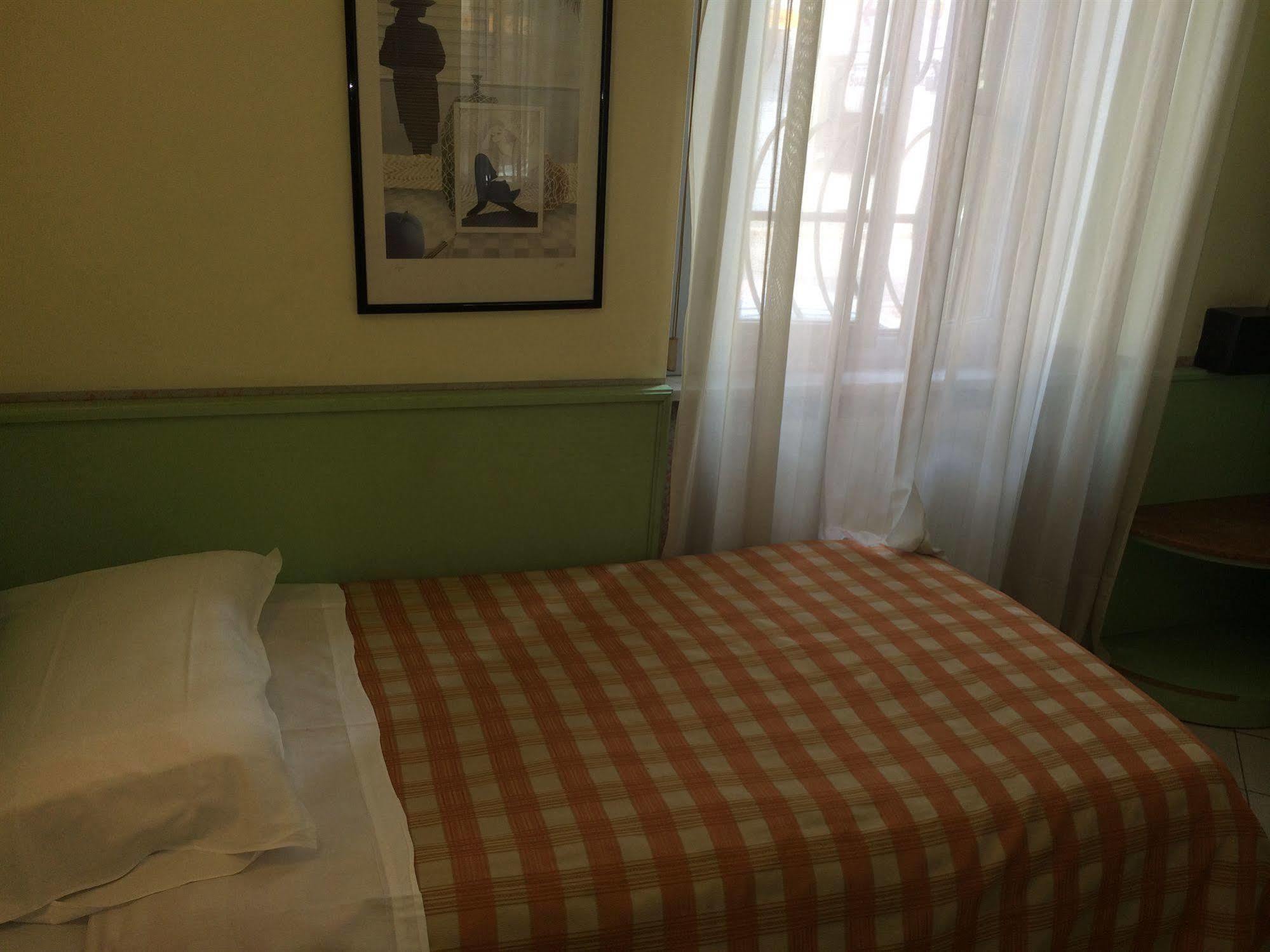 Hotel Mazzini เลโตยานนี ภายนอก รูปภาพ