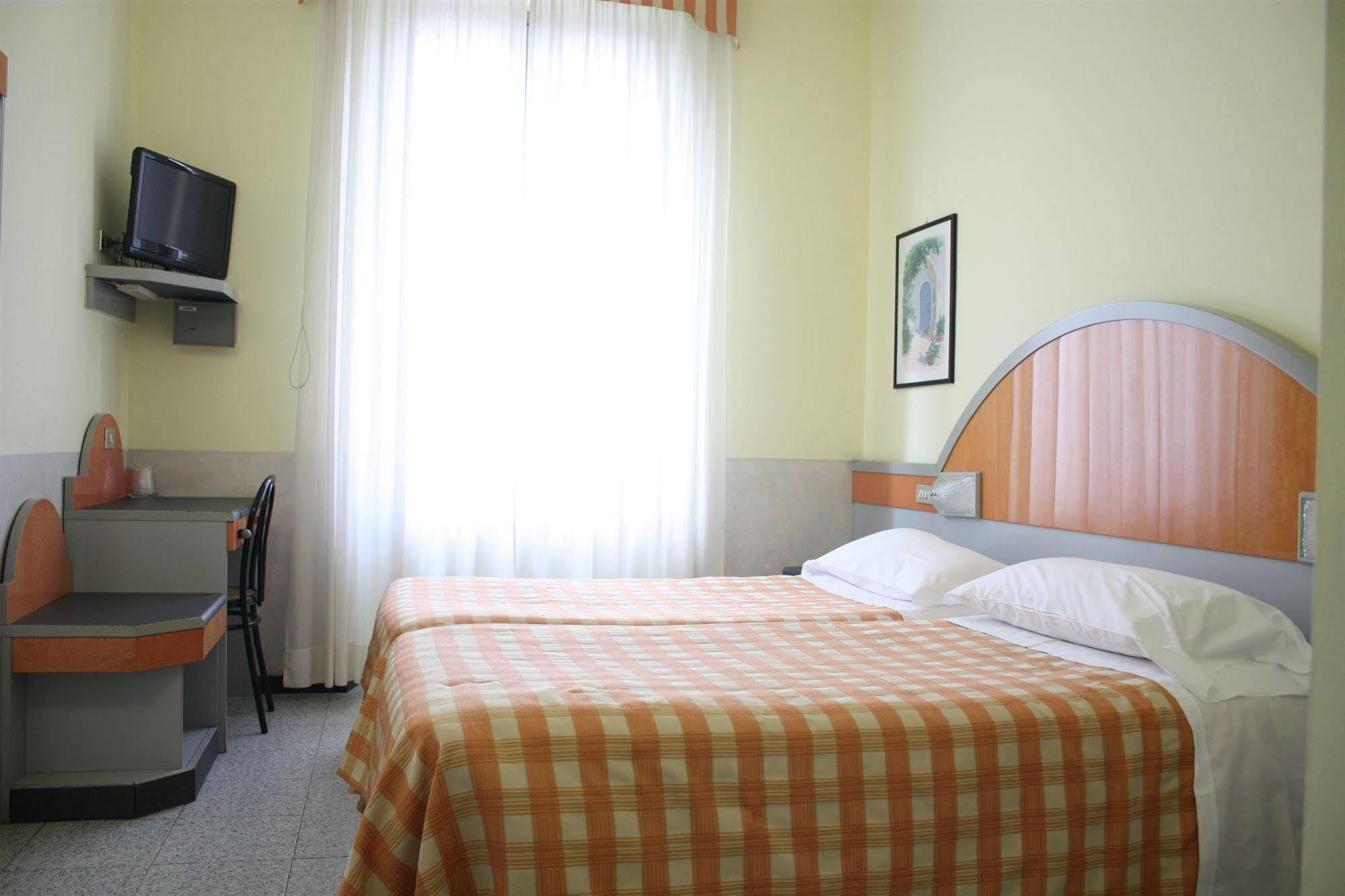 Hotel Mazzini เลโตยานนี ภายนอก รูปภาพ