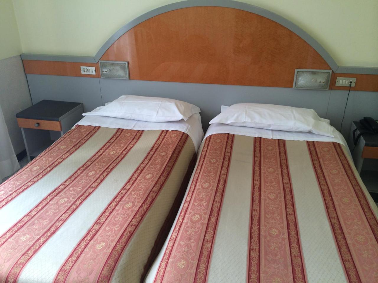 Hotel Mazzini เลโตยานนี ภายนอก รูปภาพ