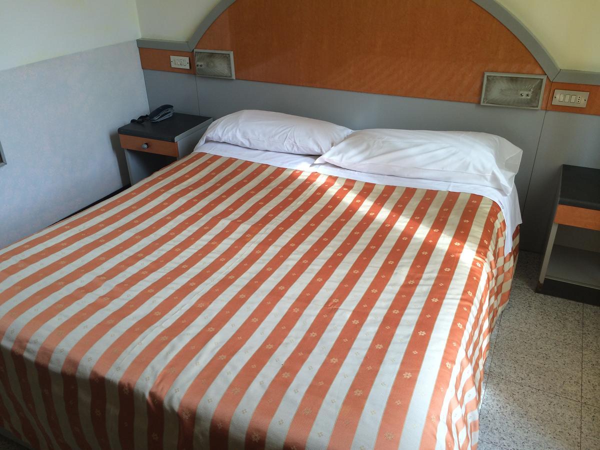 Hotel Mazzini เลโตยานนี ภายนอก รูปภาพ